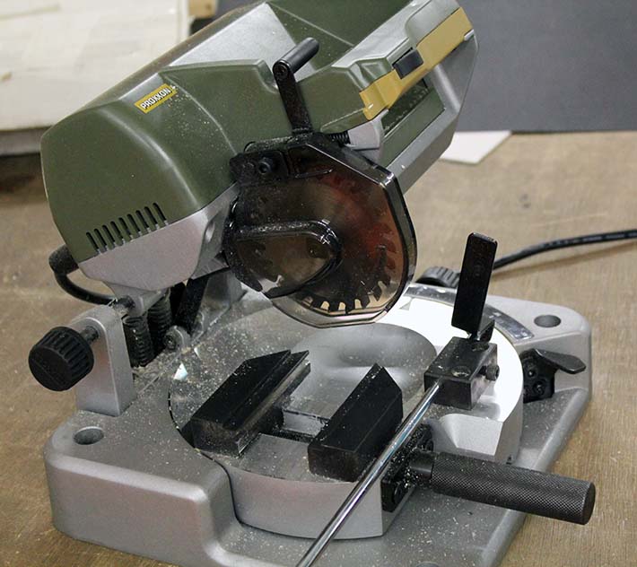 Cut off/mitre saw